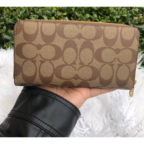 New 🎀 Coach Peanuts Val Duffle In Signature Canvas Bag With Patches & Wallet - Picture 12 of 13